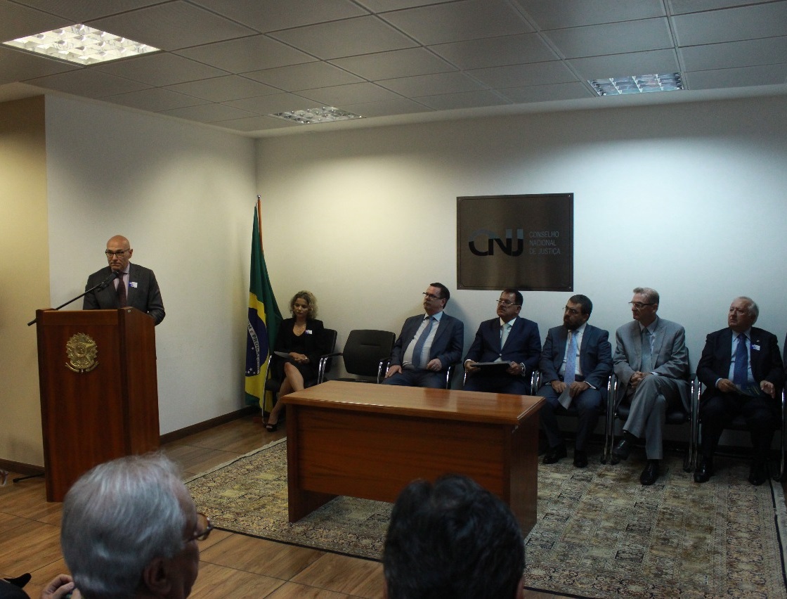 Colégio Notarial do Brasil assina parceria com Conselho Nacional de Justiça para novo sistema de apostilamento no Brasil